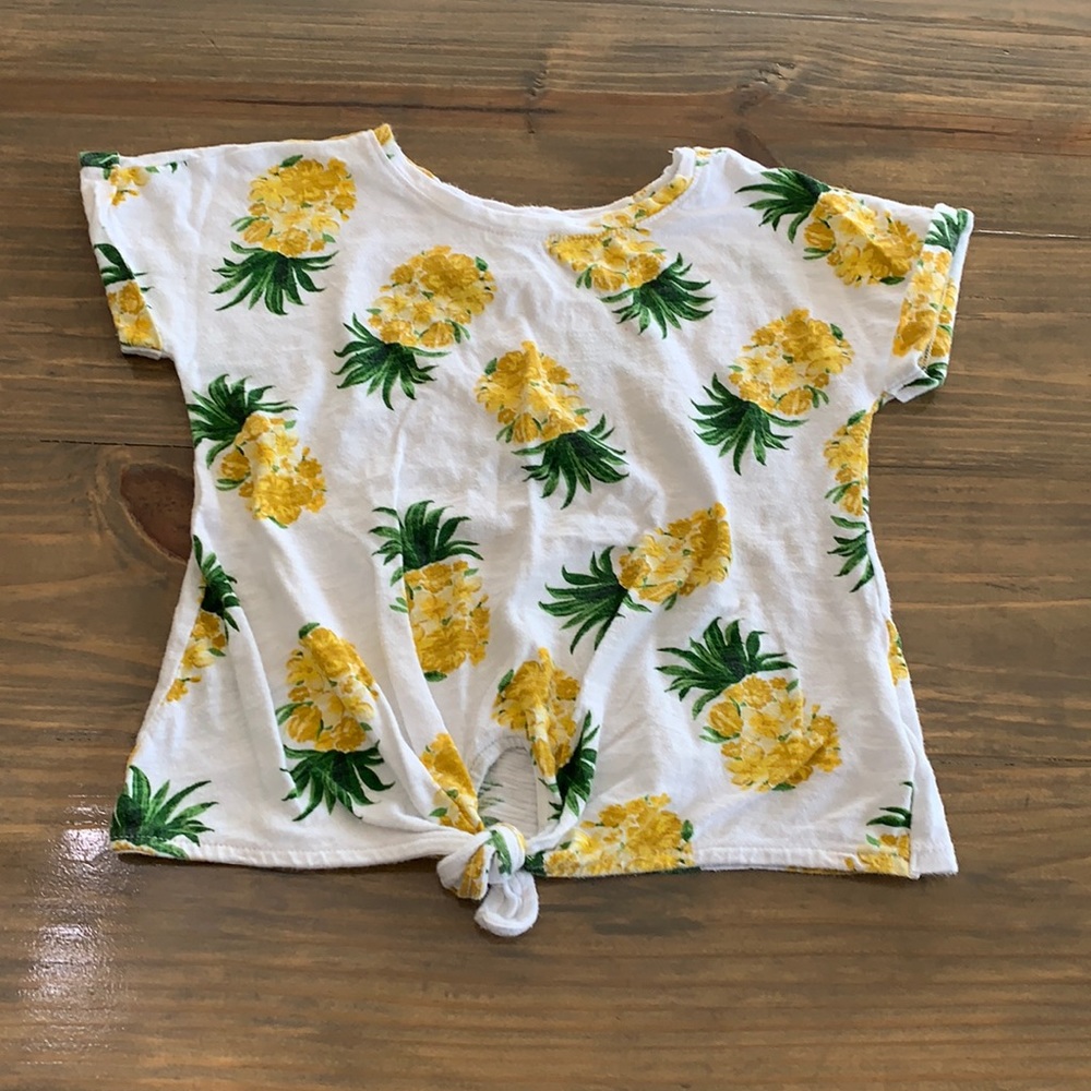Old navy front tie shirt. Size 5t.